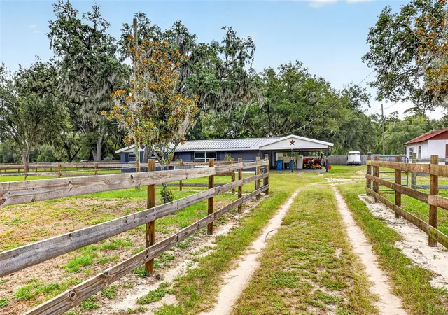 Photo 4 of Single family home for sale at 5702 Tindale Rd, Plant City, FL 33565 | MLS# TB8521055 | Listing updated on 2026-10-09