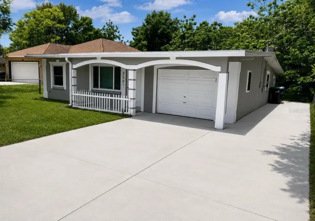 Photo 1 of Single family home for sale at 300 S Buena Vista Ave, Orlando, FL 32835 | MLS# TB8521063 | Listing updated on 2026-09-03
