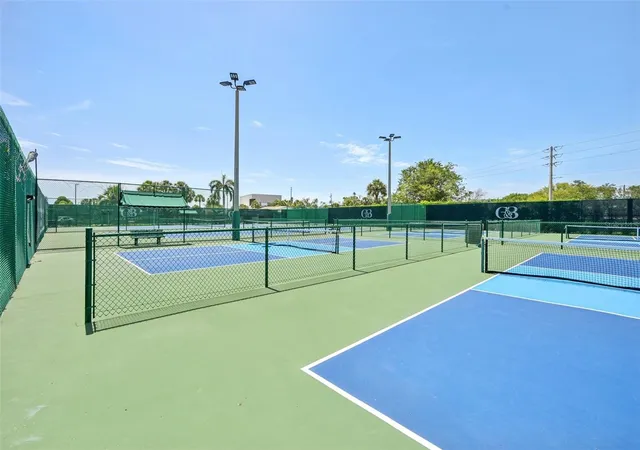Listing Photo 2 - Condo for sale in building located at 5780 Midnight Pass Rd, SARASOTA, FL 34242 - Unit #407