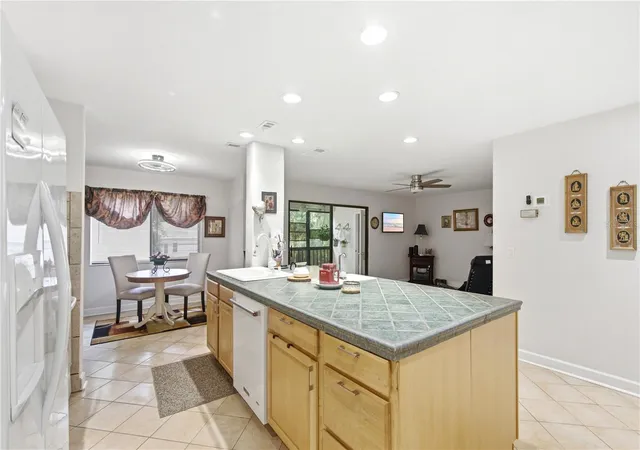 Listing Photo 4 - Condo for sale in building located at 314 Palm Coast Pkwy Ne, PALM COAST, FL 32137 - Unit #202