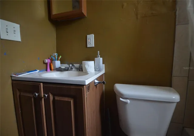 Photo 3 of Sale Pending at 1607 E Nome St, Tampa, FL 33604 | MLS# TB8521069 | Listing updated on 2026-10-10