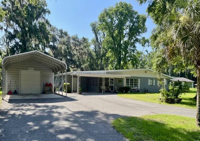 Homes for sale in Floral City, FL | 7633 S Crescent Loop, Floral City, FL 34436 | MLS# W7886882