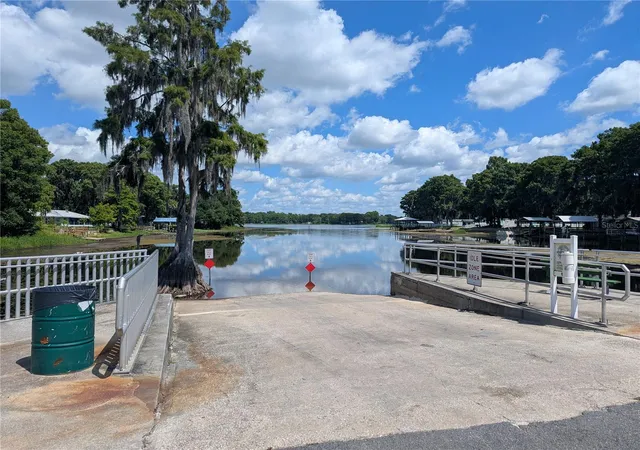 Homes for sale in Floral City, FL | 7633 S Crescent Loop, Floral City, FL 34436 | MLS# W7886882