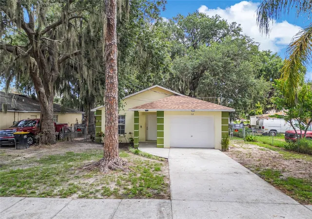 Single family home for sale at 712 Virginia Ave, AUBURNDALE, FL 33823 | MLS# S5152187