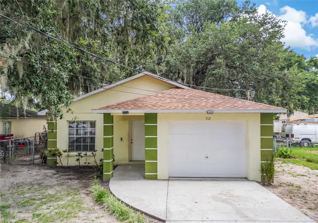 Photo 1 of Single family home for sale at 712 Virginia Ave, Auburndale, FL 33823 | MLS# S5152187 | Listing updated on 2026-10-04