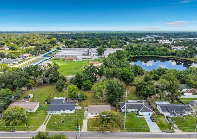 Photo 3 of Single family home for sale at 825 E Church Ave, Longwood, FL 32750 | MLS# O6418314 | Listing updated on 2026-09-25