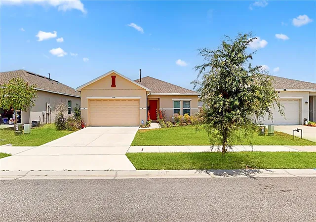 Photo 2 of Single family home for sale at 33941 Sky Blossom Cir, Leesburg, FL 34788 | MLS# S5152190 | Listing updated on 2026-07-30