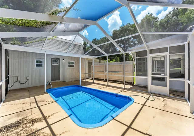 3rd image of 212 Kaylor Dr, Auburndale, FL 33823 | MLS# L4962909