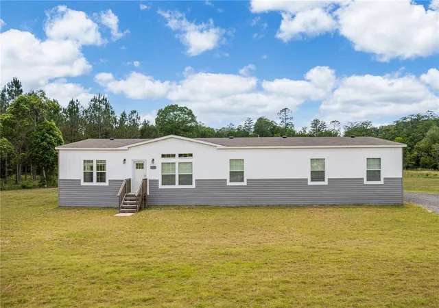 Photo 2 of Manufactured home for sale at 2362 Ne County Rd 1469, Hawthorne, FL 32640 | MLS# GC541340 | Listing updated on 2026-09-26