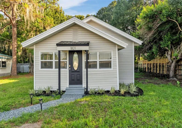 3rd image of 1821 W Chase St, Lakeland, FL 33815 | MLS# L4962911