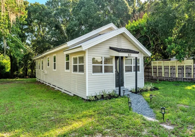 4th image of 1821 W Chase St, Lakeland, FL 33815 | MLS# L4962911
