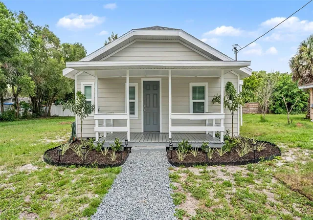 1st image of 820 26th St Nw, Winter Haven, FL 33881 | MLS# L4962912