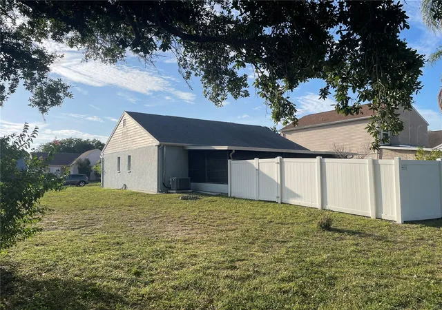 Photo 3 of Single family home for sale at 11001 Sunswept Pl, Tampa, FL 33624 | MLS# TB8521121 | Listing updated on 2026-10-06