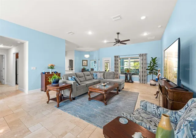 3rd image of 8 Dahlia Cir S, Homosassa, FL 34446 | MLS# W7886884