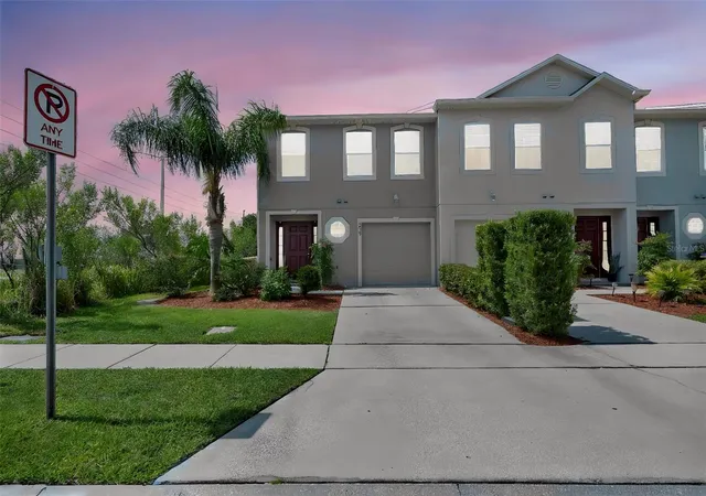 Townhouse for sale at 2900 Clarabelle Ct, KISSIMMEE, FL 34743 | MLS# O6418345