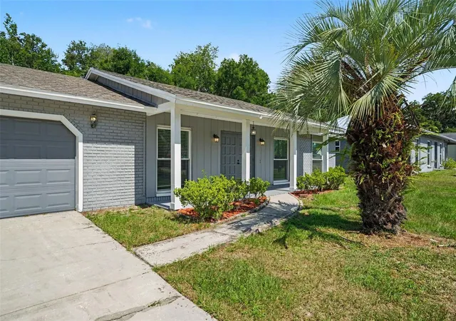 Photo 2 of Single family home for sale at 3607 Woodhill Dr, Brandon, FL 33511 | MLS# O6418348 | Listing updated on 2026-08-10