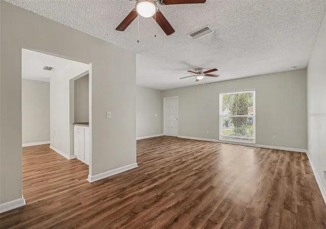 Photo 3 of Single family home for sale at 3607 Woodhill Dr, Brandon, FL 33511 | MLS# O6418348 | Listing updated on 2026-08-10