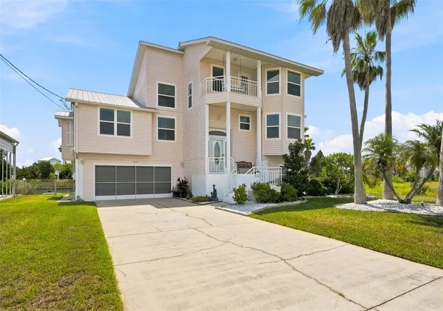 Photo 1 of Single family home for sale at 3342 Turks Cap Dr, Hernando Beach, FL 34607 | MLS# W7886885 | Listing updated on 2026-08-31