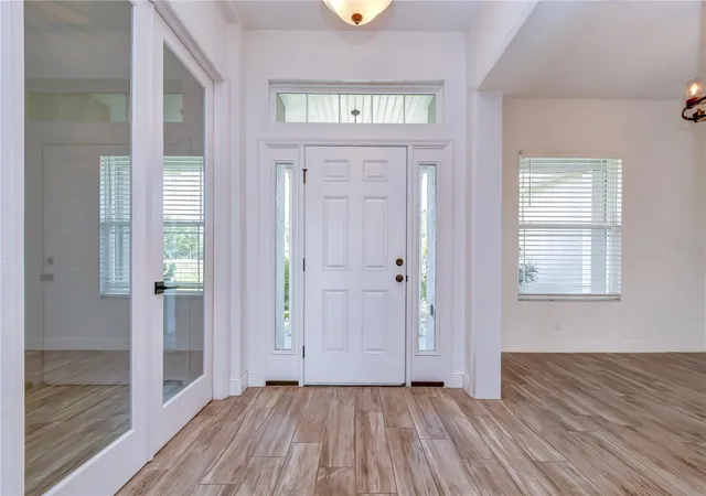 3rd image of 4008 Mcintosh Estates Ln, Plant City, FL 33565 | MLS# TB8521157