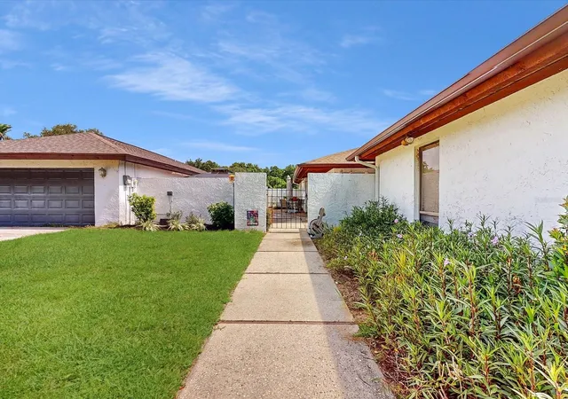 Photo 2 of Single family home for sale at 111 Tuxford Dr, Haines City, FL 33844 | MLS# O6418366 | Listing updated on 2026-06-25