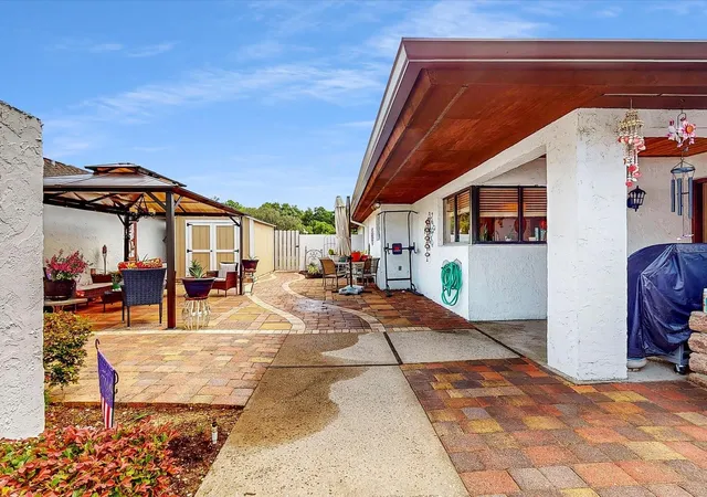 Photo 3 of Single family home for sale at 111 Tuxford Dr, Haines City, FL 33844 | MLS# O6418366 | Listing updated on 2026-06-25