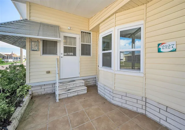 Homes for sale in Holiday, FL | 2127 Kona Dr, Holiday, FL 34691 | MLS# W7886888