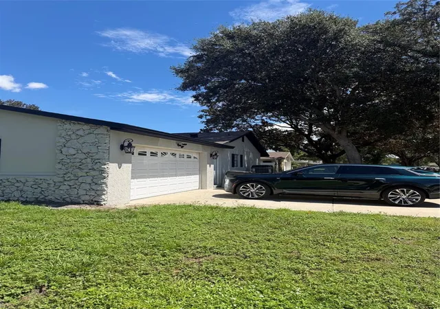 Photo 2 of Single family home for sale at 1241 Angeline Ave, Orlando, FL 32807 | MLS# O6418387 | Listing updated on 2026-09-08