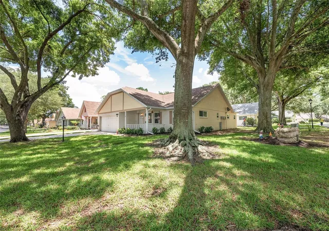 2nd image of 8560 Sw 90th St #E, Ocala, FL 34481 | MLS# OM727013