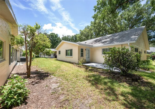 42nd image of 8560 Sw 90th St #E, Ocala, FL 34481 | MLS# OM727013