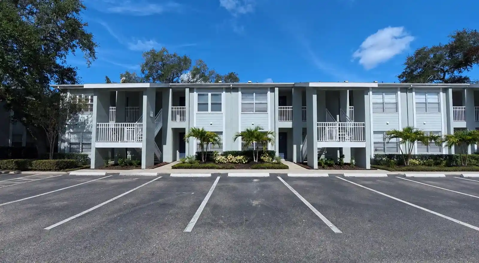 Listing Photo 2 - Condo for sale in 5440 S Macdill Ave located at 5440 S Macdill Ave, Tampa, FL 33611 - Unit #1I