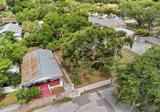 3rd image of 3110 N 18Th St, Tampa, FL 33605 | MLS# TB8521218