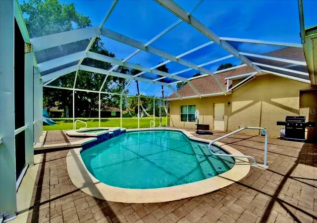 Photo 2 of Single family home for sale at 24 Lakeside Pl W, Palm Coast, FL 32137 | MLS# FC319405 | Listing updated on 2026-08-18
