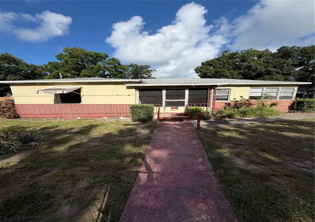 Photo 1 of Single family home for sale at 1010 Pennsylvania Ave, Clearwater, FL 33755 | MLS# TB8521219 | Listing updated on 2026-09-19