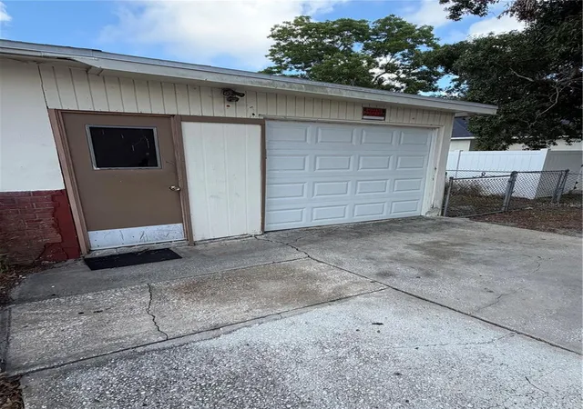 Photo 4 of Single family home for sale at 1010 Pennsylvania Ave, Clearwater, FL 33755 | MLS# TB8521219 | Listing updated on 2026-09-19