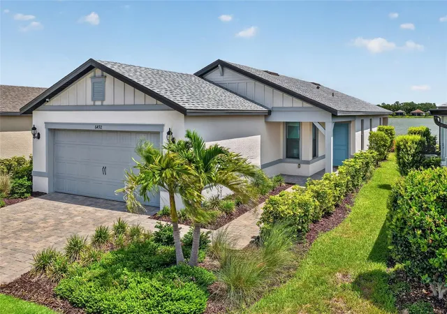 Photo 1 of Single family home for sale at 6492 Silverstar Dr, Sarasota, FL 34240 | MLS# C7527547 | Listing updated on 2026-07-05