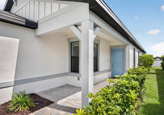 Photo 3 of Single family home for sale at 6492 Silverstar Dr, Sarasota, FL 34240 | MLS# C7527547 | Listing updated on 2026-07-05