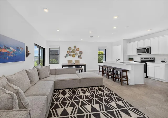Photo 4 of Single family home for sale at 6492 Silverstar Dr, Sarasota, FL 34240 | MLS# C7527547 | Listing updated on 2026-07-05