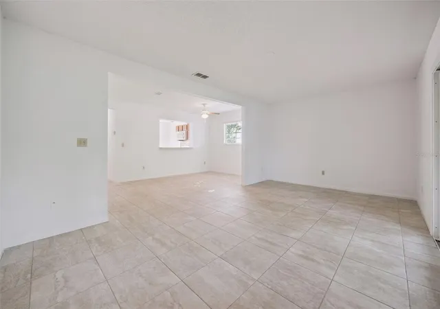 Photo 3 of Townhouse for sale at 498 Green Spring Cir, Winter Springs, FL 32708 | MLS# O6418425 | Listing updated on 2026-10-04