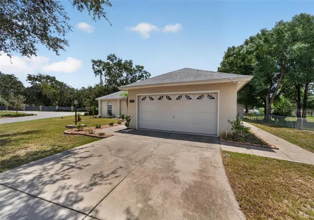 Homes for sale in Lakeland, FL | 1459 Wyngate Ln, Lakeland, FL 33809 | MLS# L4962924