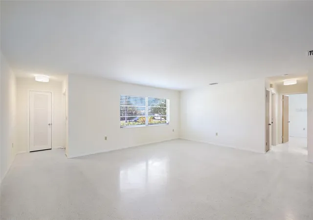 4th image of 3305 Highland Ave W, Bradenton, FL 34205 | MLS# A4697593