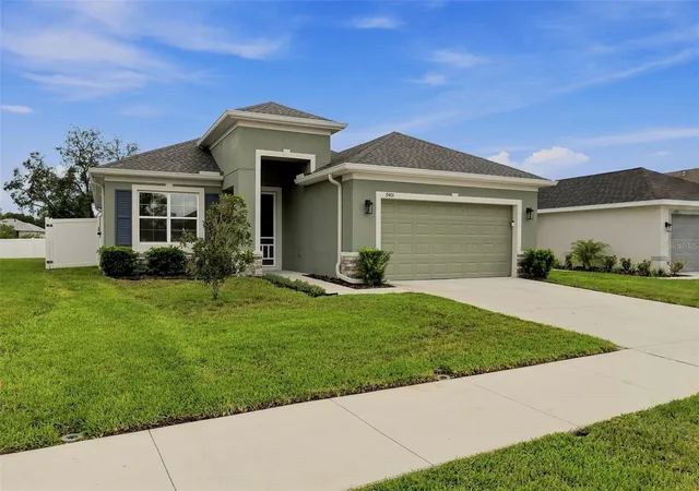 Photo 3 of Single family home for sale at 9401 Highland Hills Dr, Hudson, FL 34667 | MLS# W7886896 | Listing updated on 2026-09-21