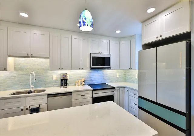 3rd image of 101 N Riverside Dr, New Smyrna Beach, FL 32168