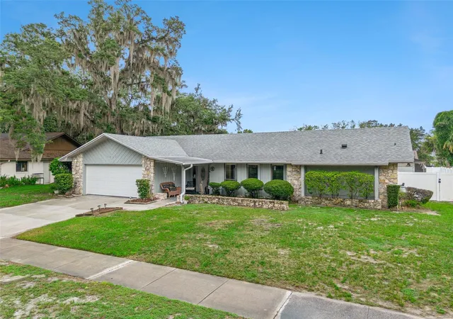 Photo 4 of Single family home for sale at 4902 Briar Oaks Cir, Orlando, FL 32808 | MLS# G5114037 | Listing updated on 2026-08-20