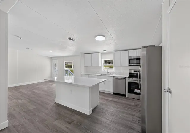 4th image of 225 Skyline Dr, Lady Lake, FL 32159 | MLS# G5114039