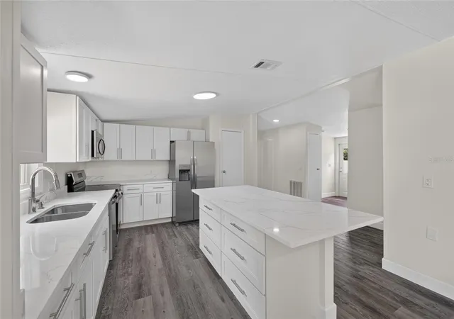 5th image of 225 Skyline Dr, Lady Lake, FL 32159 | MLS# G5114039