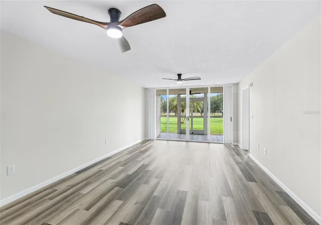 5th image of 4550 Pinebrook Cir #106, Bradenton, FL 34209 | MLS# A4697616