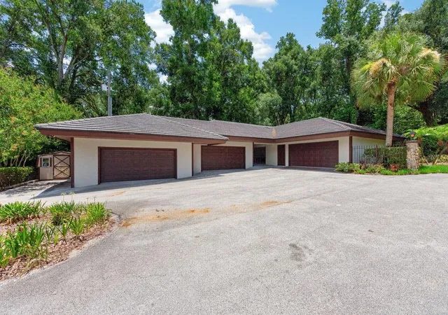 Photo 3 of Single family home for sale at 1007 Lakewood Dr, Brandon, FL 33510 | MLS# TB8521310 | Listing updated on 2026-10-17