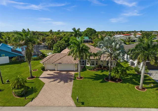 Homes for sale in Cape Coral, FL | 2106 Se 20th Ln, Cape Coral, FL 33990 | MLS# C7527562