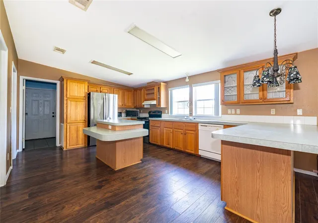 Photo 3 of Manufactured home for sale at 800 Gee Crk Ct, Casselberry, FL 32707 | MLS# O6418474 | Listing updated on 2026-08-28
