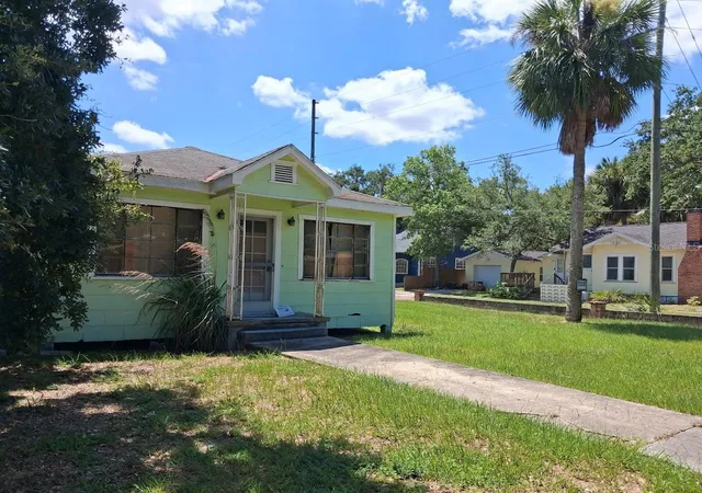 2nd image of 217 Banana St, Tarpon Springs, FL 34689 | MLS# TB8521319